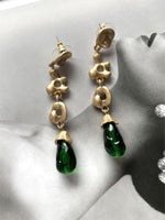 Load image into Gallery viewer, Green glass jelly vintage style drop earring
