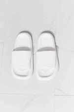 Load image into Gallery viewer, MMShoes Arms Around Me Open Toe Slide in White
